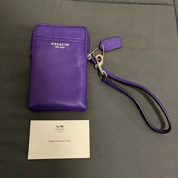 Coach Vibrant Purple Leather Phone Case Wristlet - Picture 2 of 4